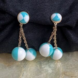 Vintage Dangle Earrings Turquoise and white Clip on